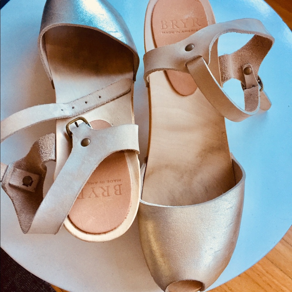 BRYR metallic open toe clogs